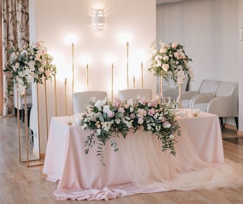 Pink Sweetheart Table Wedding, Sweetheart Table Wedding Pink, Rectangle Sweetheart Table Wedding, Wedding Main Table Decor, Main Table Wedding Decoration, Bride And Groom Table Decorations, Blush Sweetheart Table, Bridal Table Flowers Arrangements, Bridal Head Table