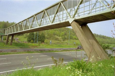 Warren truss Warren Truss, Accessibility Design, Truss Structure, Unique Bedroom Design, Truss Bridge, Steel Bridge, Bridge Construction, Arch Model, Concrete Roof