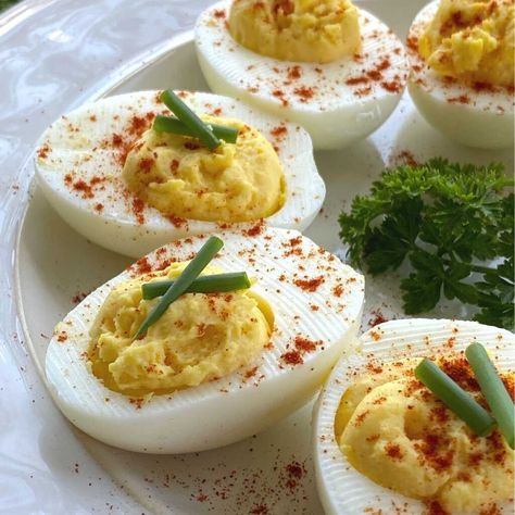 Paula Deen Deviled Eggs, Southern Deviled Eggs, Classic Deviled Eggs, Deviled Eggs Recipe Easy, Keto Deviled Eggs, Devilled Eggs Recipe Best, Deviled Eggs Recipe Classic, Devilled Eggs, Best Deviled Eggs