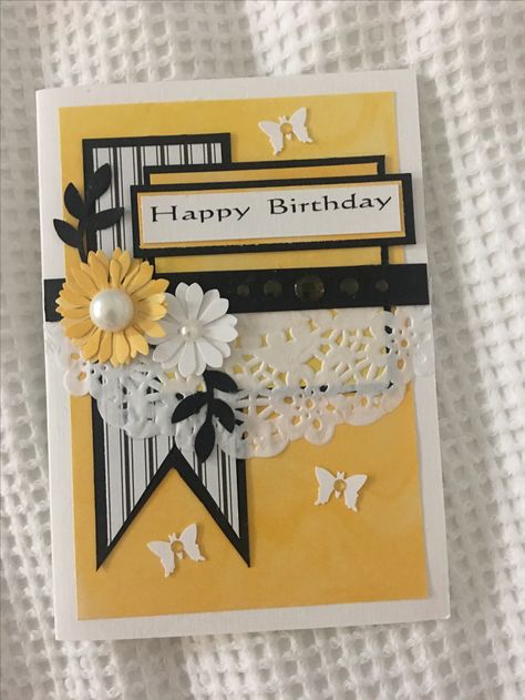 Female Birthday Card Happy Birthday Cards Diy Aesthetic, 65th Birthday Cards For Women, Female Birthday Cards Handmade Ideas, Birthday Card Ideas For Women, Woman Happy Birthday, Boarders Designs, Cards For Women, 80th Birthday Cards, Card Design Handmade