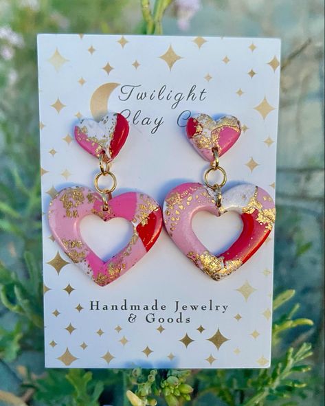 Handmade Valentines Day Earrings Polymer Valentines Day Ideas, Valentine Day Earrings, Diy Valentines Earrings, Valentines Resin Earrings, Valentine Earrings Clay, Valentines Day Jewelry Diy, Polymer Clay Heart Earrings, Polymer Clay Earrings Valentines, Valentines Day Polymer Clay Earrings