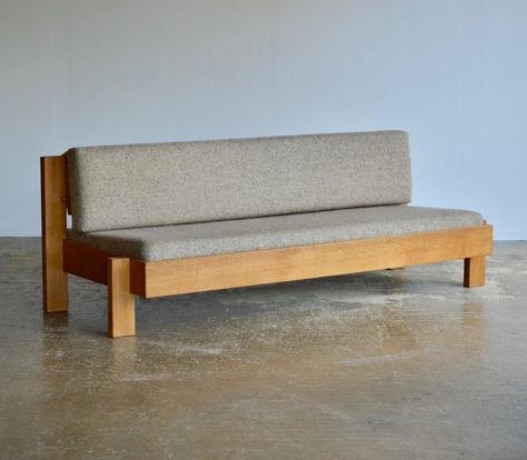 French oak 1960's sofa | #116871 Wood Frame Couch, Oak Sofa, French Sofa, Chalet Style, Wooden Sofa Set, Concrete Candle, Charlotte Perriand, Classic Sofa, Wooden Sofa