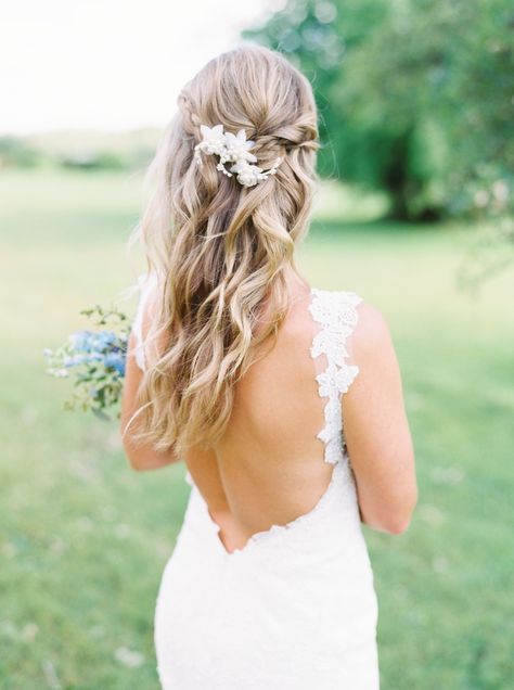 Beach waves wedding hairstyle | Photography: Brittany Jean Simple Waves Wedding Hair, Beach Wedding Bride Hairstyles, Wedding Hairstyles Beach Waves, Beach Wedding Hair Down, Simple Bride Hairstyles, Waves Wedding Hair, Up Wedding Hairstyles, Beach Bridal Hair, Hairstyle Photography