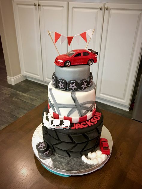 Drift car cake, fondant. #elleiciawalters #bakenbits 2 Fast 2 Furious Cake, Fast And Furious Cupcakes, Tokyo Drift Birthday Party, Drifting Birthday Party, Fast And Furious Cake Ideas, Drift Car Birthday Party, Cake Lightning Mcqueen, Car Burnout Cake, Mcqueen Birthday Cake