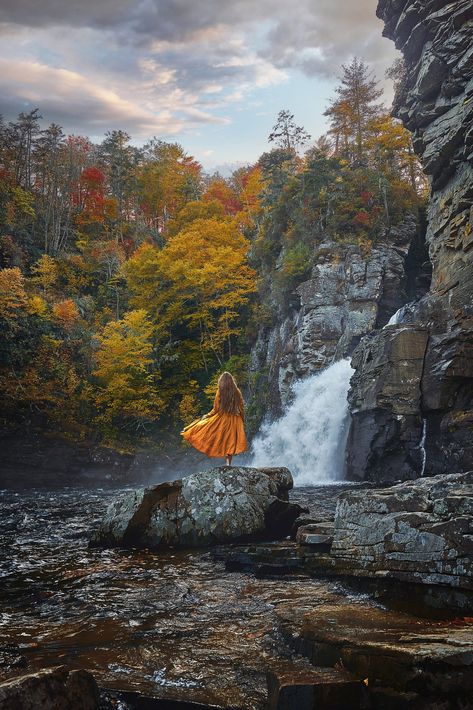 Tips For Linville Falls NC: The Best Blue Ridge Parkway Waterfall - Southern Trippers Craggy Gardens, Cascade Falls, Southern Travel, Road Trip Places, Waterfall Trail, Pisgah National Forest, Banner Elk, Nc Mountains, Blowing Rock