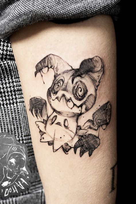 Fuecoco Tattoo, Mismagius Tattoo, Duskull Tattoo, Mimikyu Tattoo Ideas, Mudkip Tattoo, Mimikyu Tattoo, Fnaf Tattoo Ideas, Umbreon Tattoo, Bmo Tattoo