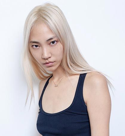 soo joo park South Korean Fashion, Dark Skin Blonde Hair, Soo Joo Park, Hair Colors Ideas, Blonde Asian, Blonde Moments, Icy Blonde Hair, Icy Blonde, Platinum Hair