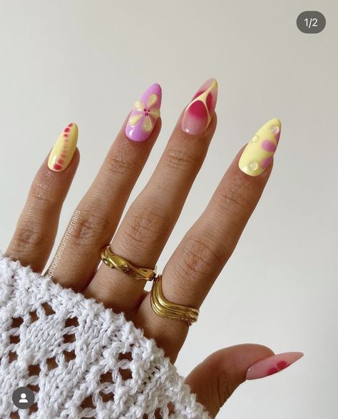 Summery Nails, Vibrant Nails, Dots Nails, Vacation Nails, Bright Nails, Cat Kuku, Beach Nails, Yellow Nails, Funky Nails