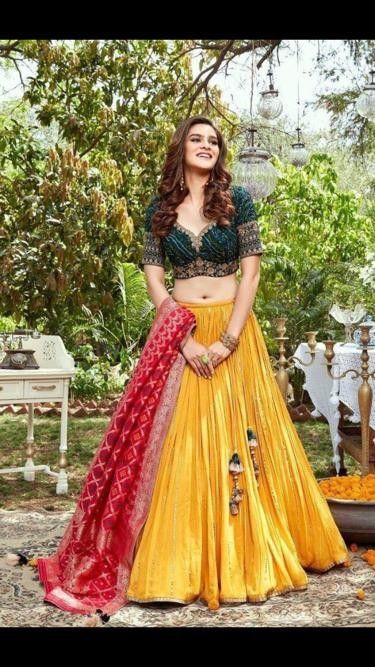 Stripes Lehenga, Bandhani Blouse, Embellished Lehenga, Banarsi Dupatta, Sequence Lehenga, Controlled Chaos, Lehenga Saree Design, Choli Dress, Simple Lehenga