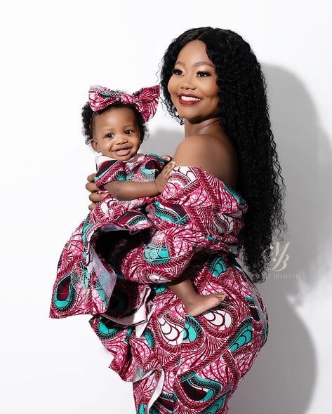 Mummy And Daughter Ankara Styles, Hair Gown, Mother And Daughter Fashion, Son And Father, Owambe Styles, Baby Mum, Mom Daughter Outfits, Daughter Photography, Daughter Fashion