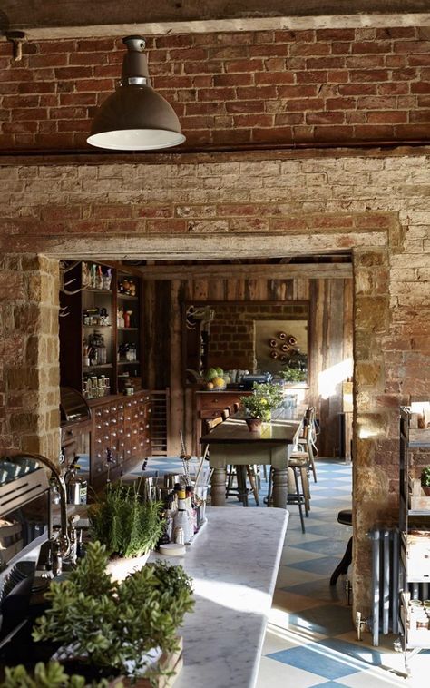 Farmhouse Cafe, Farmhouse Restaurant, Soho Farmhouse, Decoration Vitrine, Industrial Bedroom, European Home Decor, Industrial Interiors, Farm Shop, Barn Conversion