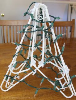 Clothes Hanger Crafts, Hanger Snowflakes, Hanger Art, Hanger Christmas Tree, Hanger Christmas, Burlap Christmas Tree, Plastic Clothes Hangers, Hanger Crafts, Spoon Crafts