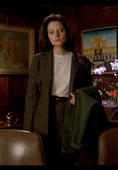 90s Fashion Professional, Vintage Business Woman, Detective Women Outfit, 80s Workwear Women, 80s Detective Outfit, Fbi Aesthetic Outfit, Female Director Outfit, Detective Woman Outfit, Clarice Starling Outfit