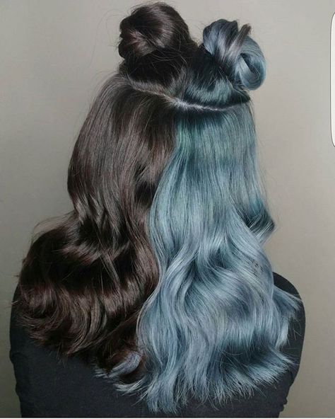 Black or blue by @adlydesign ?. 😗👤🗣💙💙💙 Half Dyed Hair, Cheveux Oranges, Half And Half Hair, Split Dye, Split Dyed Hair, Cute Hair Colors, Hair Streaks, Split Hair, Hair Color Pastel