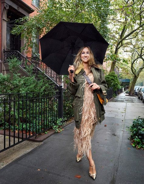 Style & the City: Sarah Jessica Parker Stars in The Edit Magazine November 2016 - Burberry coat, Jason Wu dress Miranda Hobbes, Sarah Jessica Parker Style, Jason Wu Dress, Sara Jessica Parker, Carrie Bradshaw Outfits, Carrie Bradshaw Style, Pamela Hanson, Giovanna Battaglia, Rick Ross