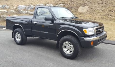 Here's a 1998 #Toyota Tacoma for #ThrowbackThursday #TBT Tacoma 2002, 1998 Toyota Tacoma, 2000 Toyota Tacoma, Single Cab Trucks, Toyota 4x4, Lifted Cars, Toyota Trucks, Vroom Vroom, Toyota Tacoma