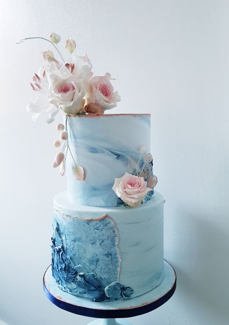 Debut Cake 18th Elegant Blue, Blue Cake With Pink Flowers, Shades Of Blue Cake, Blue And Pink Wedding Cake, Rose Cake Decorating, Wedding Cake Dark, Wedding Cake Icing, Debut Cake, Champagne Wedding Cakes