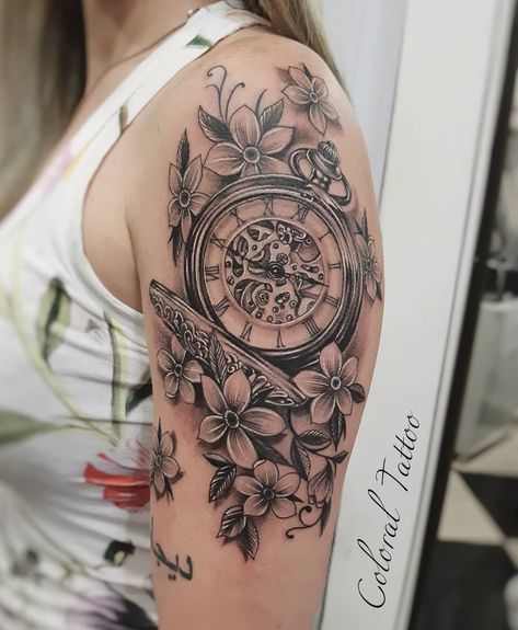 Pocket Watch Floral Tattoo, Stopwatch Tattoo Women, Pocket Watch Tattoos For Women, Compas Tattoo, Tattoo Clock, Classy Tattoos For Women, Watch Tattoo Design, Mama Tattoo, Pocket Watch Tattoos