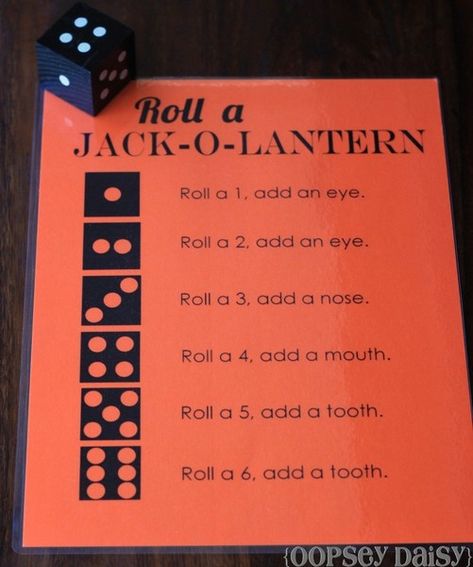 Roll a jack-o-lantern game, first one to get a whole face wins. Could make felt pieces. Pumpkin Dice Game, Candy Tags, Joy School, Halloween Class Party, School Halloween Party, Halloween Kindergarten, Hallowen Ideas, Friday Fun, Halloween Classroom