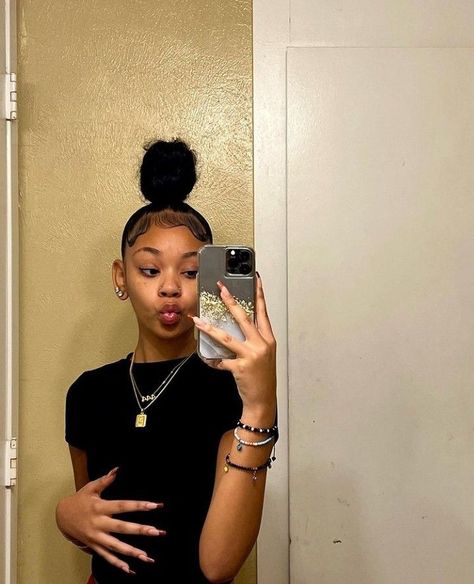 Fake Bun Hairstyles For Black Women, Slick Ponytail Hairstyles Natural Hair, Hair Slick, Short Relaxed Hairstyles, Natural Hair Bun Styles, Quick Natural Hair Styles, Edges Hair, Girls Natural Hairstyles, Cute Box Braids Hairstyles