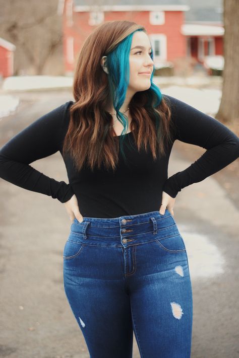 Dyed front pieces of hair Dyed Front Pieces Of Hair, Blue Hair Streaks, Front Pieces, Turquoise Hair, Front Hair, Hair Streaks, Split Hair, Front Hair Styles, Love Your Hair