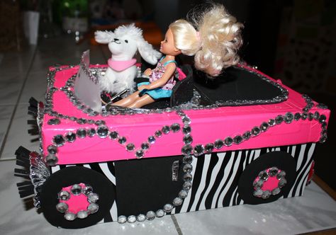 Handmade Barbie car Valentine box for school. Car Valentine, Movie Drive, Valentine Boxes For School, Diy Valentines Box, Kids Valentine Boxes, Emoji Valentines, Valentine Card Box, Paper Towel Crafts, Valentine Boxes