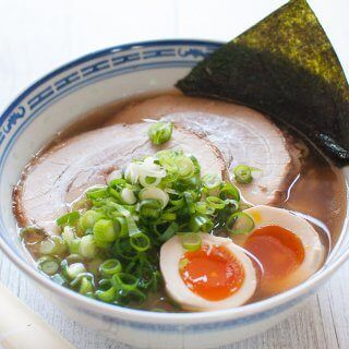 This is a quick Ramen recipe using store bought soup and noodles, but the toppings are homemade. With a little bit of effort to make good toppings, you can enjoy great ramen almost like the ones you order at restaurants. Healthy Japanese Food, Japanese Ramen Noodles, Easy Ramen, Food Soup, Japanese Ramen, Ramen Recipes, Ramen Noodles, Food Obsession, Pretty Food