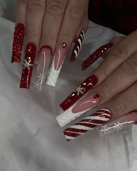 Winter Nails Acrylic, Acrylic Nails Coffin Pink, Christmas Nails Acrylic, Long Square Acrylic Nails, Bling Acrylic Nails, Festival Nails, Nagel Inspo, Pink Acrylic Nails, Xmas Nails