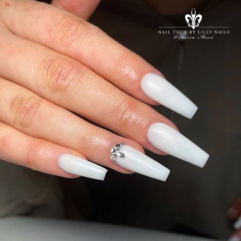 Long coffin nails milky white White Nails Acrylic Ballerina, Milky Coffin Nails, Milky White Nails With Rhinestones, White Nails With Diamonds, Nails Milky White, Nails Milky, Milky White Nails, Long Coffin Nails, Milky Nails