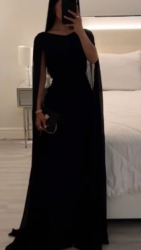 Simple Farewell Dresses, Modest Fancy Outfits, Black Dress Hijab Outfits, Fancy Modest Dresses, Black Classy Prom Dress, Modest Black Prom Dress, Modest Prom Dresses Muslim, Elegant Dresses Classy Modest, Black Dress Classy Elegant Long