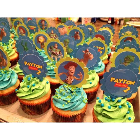 Toy Story Cupcake Ideas, Cupcakes Toy Story, Woody Party, Toy Story Birthday Cake, Cupcake Toy, Toy Story Cupcakes, Toy Story Party Decorations, Toy Story Baby, Toy Story Theme