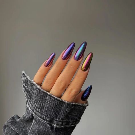 50 Best Winter Nail Design Ideas to Try Ombre Chrome Nails, Purple Chrome Nails, Chameleon Nails, Pink Chrome Nails, Chrome Nails Designs, Indigo Nails, Chrome Powder, Almond Nails Designs, Metallic Nails