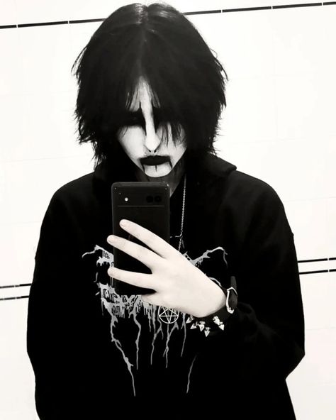 Evan bloodlust emo corpse paint black metal metalhead Corpse Make Up Metal, Goth Metalhead Guy, Male Corpse Paint, Black Metal Face Paint, Male Gothic Makeup, Metal Makeup Men, Corpse Paint Aesthetic, Metalcore Makeup, Corpse Paint Men