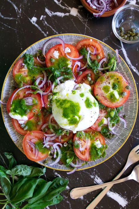 tomato-burrata-salad-pin-v8-1200x1800 - The Spanish Radish Baratta Salad, Spanish Salads, Tomato Burrata Salad, Burrata Tomato, Spanish Salad, Garlic Salad Dressing, Garlic Dressing, Burrata Salad, Mediterranean Summer