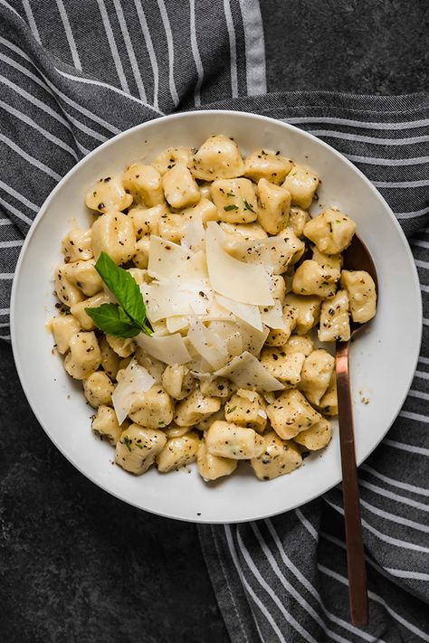 Homemade Gnocchi with Leftover Mashed Potatoes - Need some ideas for how to use your leftover Mashed Potatoes? This has become one of our favorite homemade gnocchi recipes! Use these gnocchi in your favorite soup, baked casserole, or alongside your favorite pasta sauce. The best way to use any mashed potatoes you have left over! lifeasastrawberry.com Mashed Potato Gnocchi, Ultimate Mashed Potatoes Recipe, Ultimate Mashed Potatoes, Gnocchi Recipes Homemade, Food Composition, Perfect Mashed Potatoes, Best Mashed Potatoes, Potato Fritters, Homemade Gnocchi