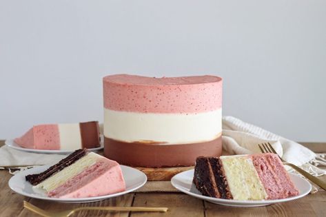 Neopolitan Cake, Strawberry Lemonade Cake, Neapolitan Cake, Cake By Courtney, Strawberry Crunch Cake, Icebox Cake Recipes, Smores Cake, Pan Sin Gluten, Family Baking