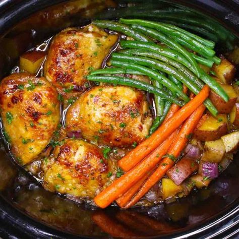 Crockpot Honey Garlic Chicken Recipe - IzzyCooking Slow Cooker Honey Garlic Chicken, Garlic Chicken Recipe, Pot Recipes Healthy, Garlic Chicken Recipes, Pot Recipes Easy, Chicken Slow Cooker Recipes, Honey Garlic Chicken, Honey Garlic, Slow Cooking