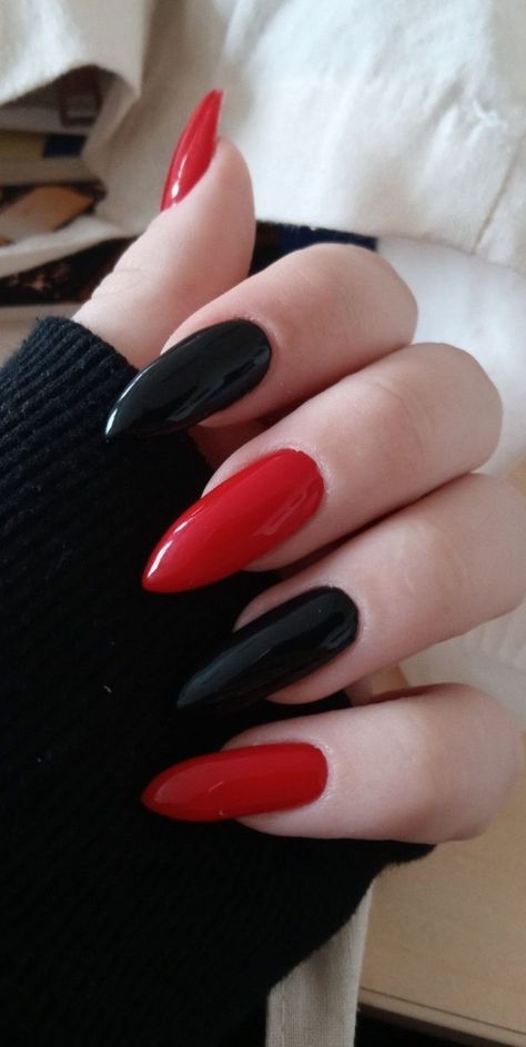 Red And Black Nails, Black Acrylic Nails, Goth Nails, Grunge Nails, Classy Acrylic Nails, Kawaii Nails, Fire Nails, Pretty Acrylic Nails, Nail Paint