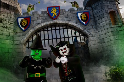 Another California theme park reopens for Halloween event https://www.ocregister.com/2020/10/01/another-california-theme-park-reopens-for-halloween-event/ Lego Pumpkin, Halloween Destinations, California Resorts, Seaworld San Diego, Lego Costume, Lego Halloween, Legoland California, Lego Characters, Kids Focus