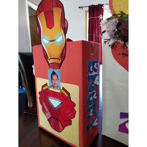 Ironman Valentine Box Ideas, Iron Man Valentine Box Ideas, Groot Valentines Boxes, Flash Valentine Box, Iron Man Gift Ideas, Iron Man Gifts For Him, Kids Valentine Party, Valentine Box Ideas, Valentines Box