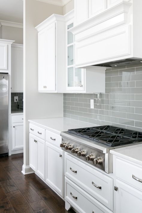 Sparkle White Quartz Countertop With Backsplash, Grey Subway Tile Kitchen, Gray Kitchen Backsplash, Gray Subway Tile Backsplash, White Subway Tile Kitchen, Kitchen Cabinets Grey And White, Vintage Kitchen Ideas, Backsplash Kitchen White Cabinets, White Cabinets White Countertops