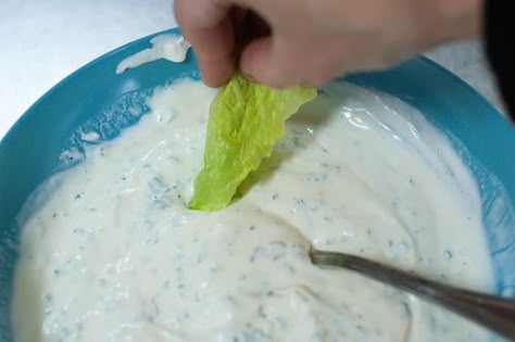 Pioneer Woman Ranch Dressing - I've made this a few times. Definitely a keeper! -tnb Pioneer Woman Ranch Dressing, Ree Drummond Recipes, Garlic Ranch, Pioneer Women Cooks, Buttermilk Ranch, Homemade Ranch Dressing, Homemade Ranch, Pioneer Woman Recipes, Homemade Salads