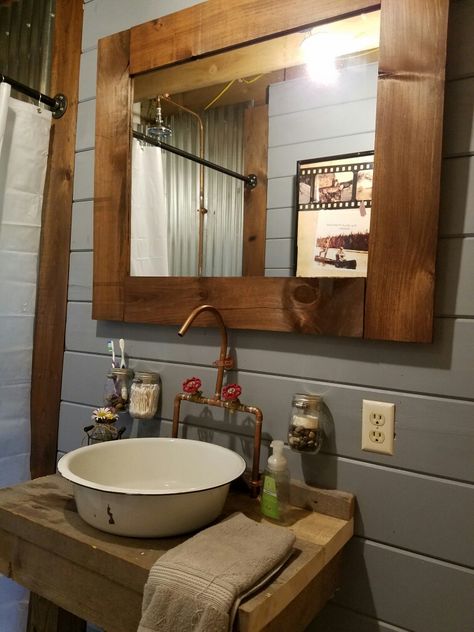 An old enamel wash basin for the bathroom sink only $15 Enamel Basin Ideas, Wash Tub Sink, Bathroom Sink Diy, Rustic Bathroom Shower, Hut House, Cabin Lighting, Wash Tubs, Bathroom Basin, Vintage Bathroom