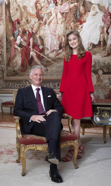 Princess Elisabeth of Belgium's 18th birthday portraits released - Photo 1 Outfits Faldas, Princesa Elizabeth, Ingrid Alexandra, Style Royal, Estilo Real, Familia Real, Princess Elizabeth, Young Royals, Gala Events