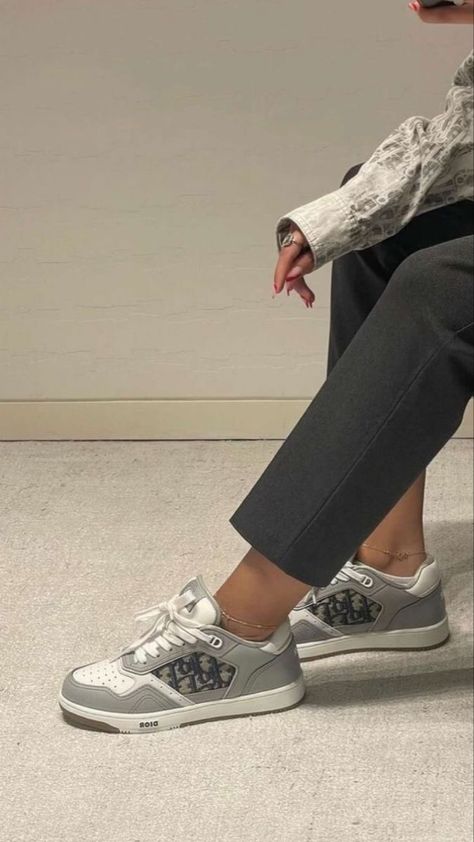 Dior Shoes Outfit, Dior Sneakers, Fade Styles, Cute Lazy Day Outfits, Shoes Outfit, Lazy Day Outfits, Arab Fashion, Girly Images, Swag Shoes