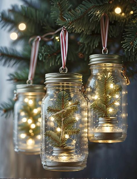 18 Traditional Farmhouse Christmas Tree Decor Ideas for 2023 Farmhouse Christmas Tree Decor Ideas, Farmhouse Christmas Tree Decor, Black Christmas Decorations, Homemade Christmas Tree, Burlap Trees, Christmas Tree Decor Ideas, Tree Decor Ideas, Wooden Craft Shapes, Clear Glass Ornaments