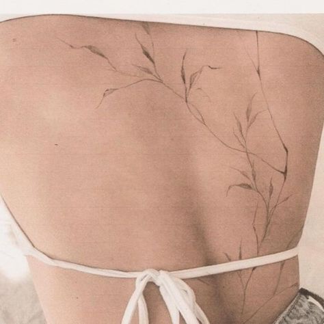 Fine Line Flower Back Tattoo Women, Feminine Tattoos Back, Peace Lily Tattoo, Fineline Back Tattoo, Flower Back Tattoos, Beige Tattoo, Sketch Botanical, Flower Back Tattoo, Fine Line Flower Tattoo