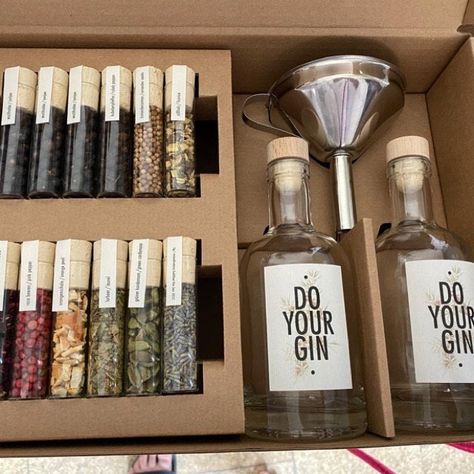 Gin Making Kit, Gin Making, Gin Kit, Cocktail Gift Set, Infused Liquors, Gifts For Gin Lovers, Bottle Design Packaging, Gin Gifts, Cocktail Gifts