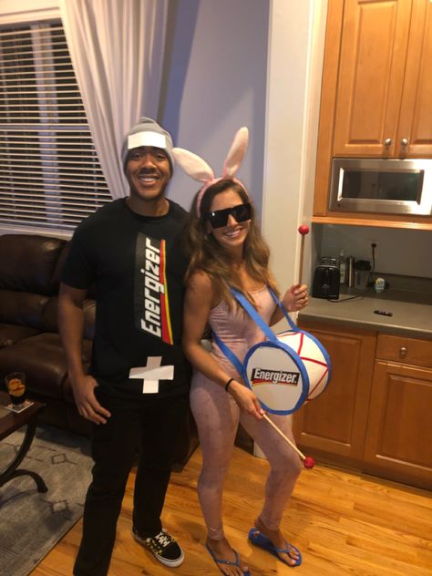 Energizer bunny and AA battery Energizer Bunny Couple Costume, Energizer Bunny Costume, Halloween Dance Party, Halloween Costumes Women Creative, Creative Halloween Costumes Diy, Costumes For Work, Halloween Costumes For Work, Energizer Bunny, Halloween Dance