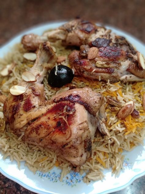 Homemade easy Arabian Chicken Kabsa recipe have a look and give a try Chicken Kabsa Recipe, Kabsa Recipe Chicken, Kabsa Rice, Kabsa Recipe, Kabasa Recipes, Arabian Food, Recipes In Tamil, Rice Recipe, Rice Recipes